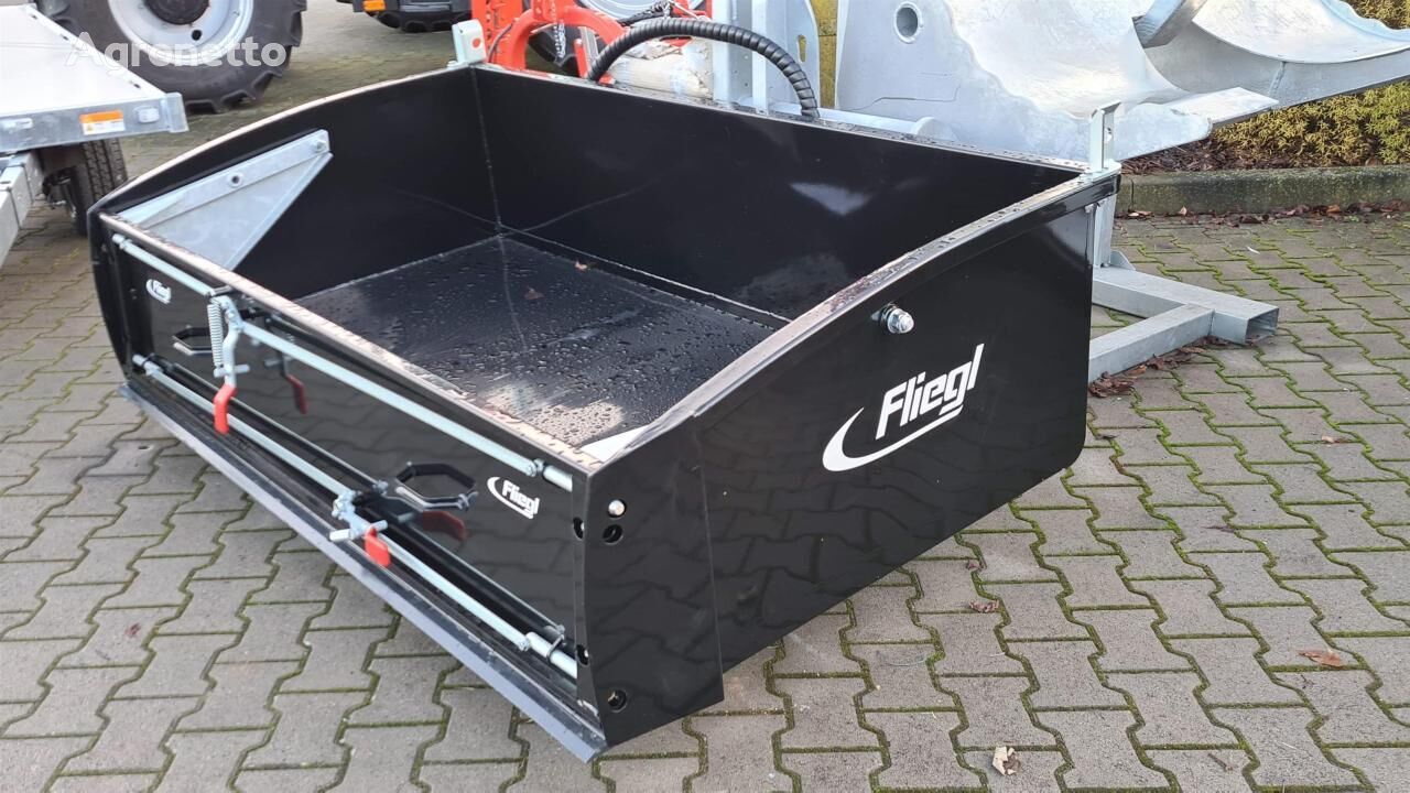new Fliegl GIGANT 220M tractor transport box
