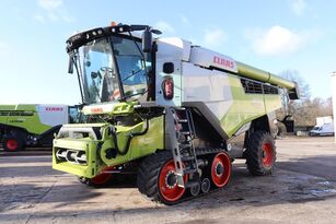 Claas 8700 Terra Trac grain harvester