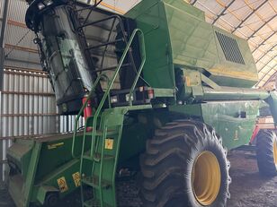 John Deere 1450 WTS grain harvester