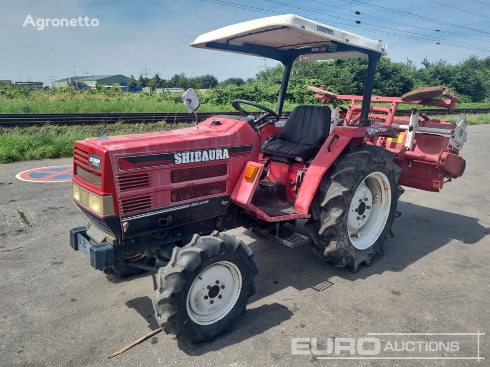 Mitsubishi D235 mini tractor