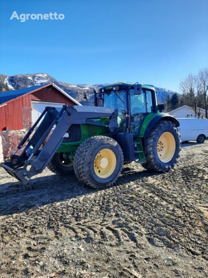 John Deere 6920S wheel tractor