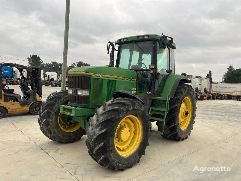 John Deere 7700 wheel tractor