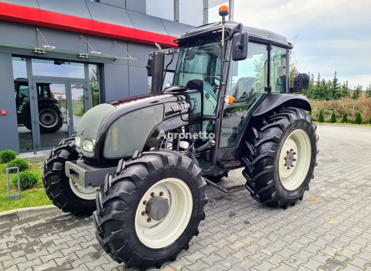 Valtra A93 wheel tractor